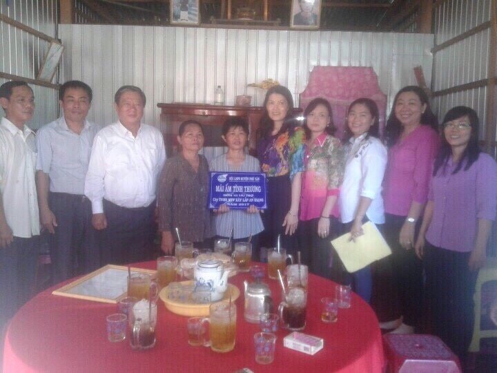Trao tặng nhà mái ấm tình thương tại xã Bình Thạnh Đông, Phú Tân, An Giang